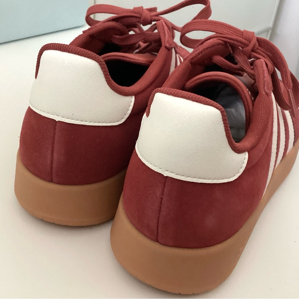 \Adidas\ NWT Men’s Barreda Sneakers - Picture 9 of 12